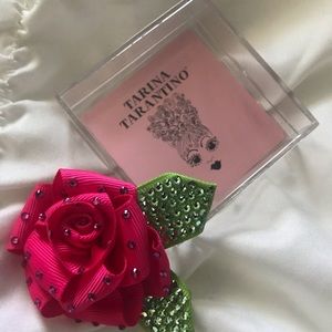 Tarina Tarantino hair clip